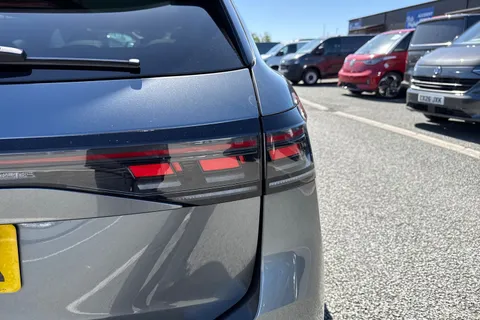 KS75CEX Volkswagen Passat 1.5 TSI eHybrid 272 Black Edition 5dr DSG Thumbnail #27