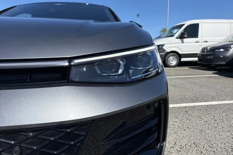 KS75CEX Volkswagen Passat 1.5 TSI eHybrid 272 Black Edition 5dr DSG Thumbnail #35