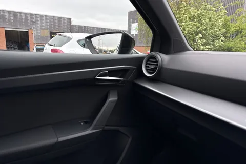 KW75SYG SEAT Arona 1.0 TSI 115 FR Black Edition 5dr Thumbnail #33