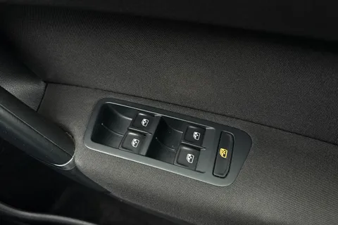 WV69UCG Volkswagen Golf SV 2.0 TDI Match DSG Euro 6 (s/s) 5dr Thumbnail #18