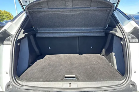 GF22HYU PEUGEOT e-2008 50kWh GT Auto 5dr (7kW Charger) Thumbnail #6