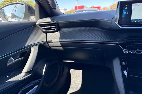 GF22HYU PEUGEOT e-2008 50kWh GT Auto 5dr (7kW Charger) Thumbnail #19