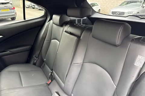DA23OUL Lexus Ux 2.0 250h F Sport Design E-CVT Euro 6 (s/s) 5dr Thumbnail #14