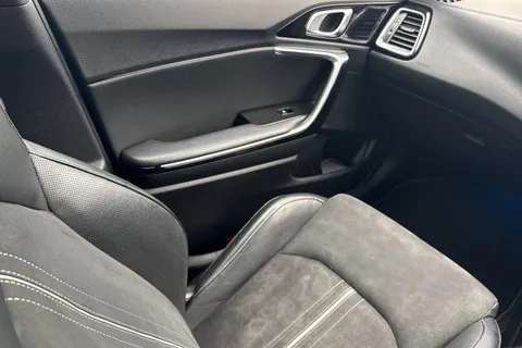 MT69RXR Kia Pro Ceed 1.4T GDi ISG GT-Line S 5dr DCT Thumbnail #19