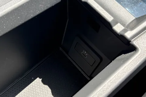 DS73HHO BMW 1 Series 1.5 118i M Sport (LCP) DCT Euro 6 (s/s) 5dr Thumbnail #40