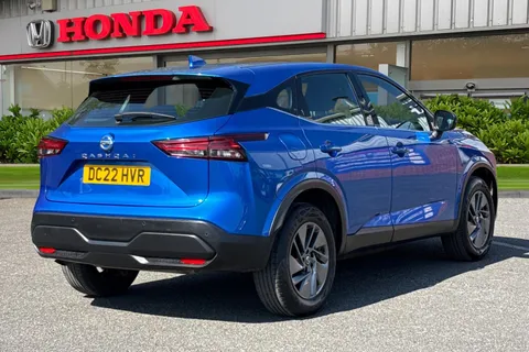 DC22HVR Nissan Qashqai 1.3 DIG-T MHEV Acenta Premium XTRON Euro 6 (s/s) 5dr Thumbnail #8