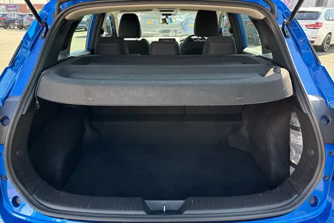 DC22HVR Nissan Qashqai 1.3 DIG-T MHEV Acenta Premium XTRON Euro 6 (s/s) 5dr Thumbnail #9