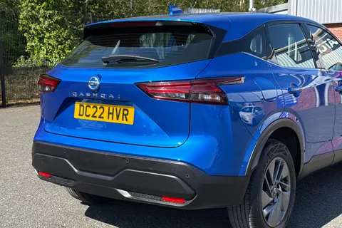 DC22HVR Nissan Qashqai 1.3 DIG-T MHEV Acenta Premium XTRON Euro 6 (s/s) 5dr Thumbnail #10