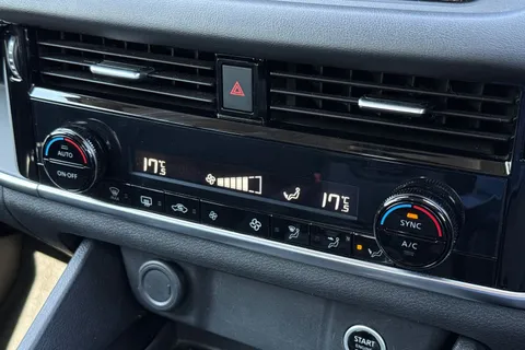 DC22HVR Nissan Qashqai 1.3 DIG-T MHEV Acenta Premium XTRON Euro 6 (s/s) 5dr Thumbnail #21