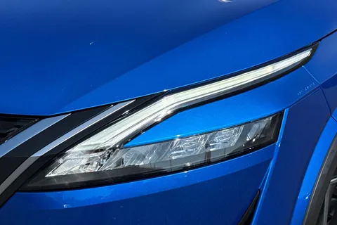 DC22HVR Nissan Qashqai 1.3 DIG-T MHEV Acenta Premium XTRON Euro 6 (s/s) 5dr Thumbnail #27