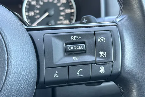 DC22HVR Nissan Qashqai 1.3 DIG-T MHEV Acenta Premium XTRON Euro 6 (s/s) 5dr Thumbnail #36