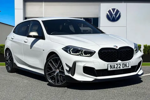 NA22ONJ BMW 1 Series 2.0 M135i Auto xDrive Euro 6 (s/s) 5dr Thumbnail #2