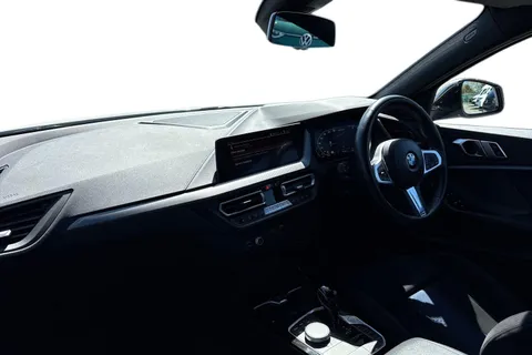 NA22ONJ BMW 1 Series 2.0 M135i Auto xDrive Euro 6 (s/s) 5dr Thumbnail #15