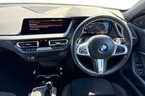 NA22ONJ BMW 1 Series 2.0 M135i Auto xDrive Euro 6 (s/s) 5dr Thumbnail #18