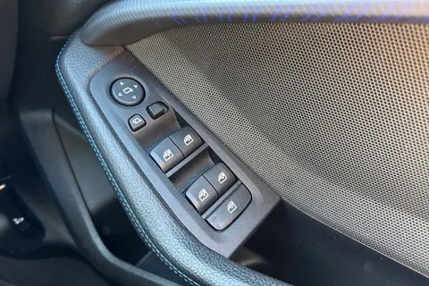 NA22ONJ BMW 1 Series 2.0 M135i Auto xDrive Euro 6 (s/s) 5dr Thumbnail #21