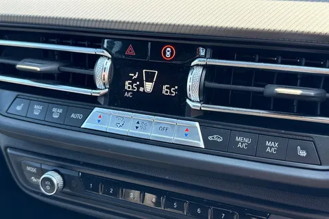 NA22ONJ BMW 1 Series 2.0 M135i Auto xDrive Euro 6 (s/s) 5dr Thumbnail #22