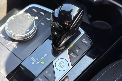 NA22ONJ BMW 1 Series 2.0 M135i Auto xDrive Euro 6 (s/s) 5dr Thumbnail #23