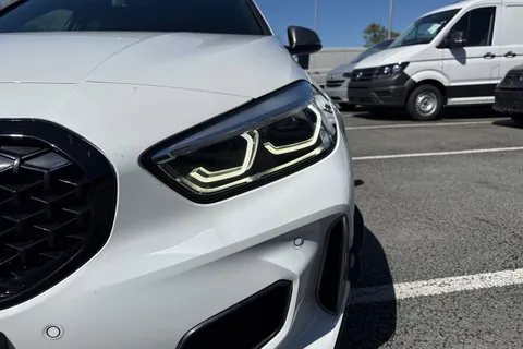 NA22ONJ BMW 1 Series 2.0 M135i Auto xDrive Euro 6 (s/s) 5dr Thumbnail #30