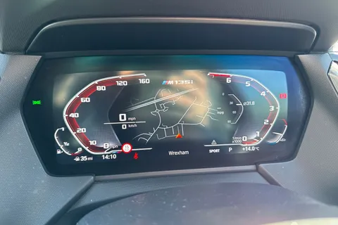 NA22ONJ BMW 1 Series 2.0 M135i Auto xDrive Euro 6 (s/s) 5dr Thumbnail #43