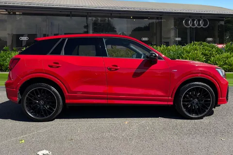 DX75TYO Audi Q2 Black Edition 30 TFSI  116 PS 6-speed Thumbnail #4