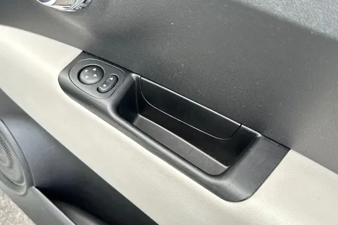 LS71JWF FIAT 500 1.0 Mild Hybrid Dolcevita [Part Leather] 3dr Thumbnail #23