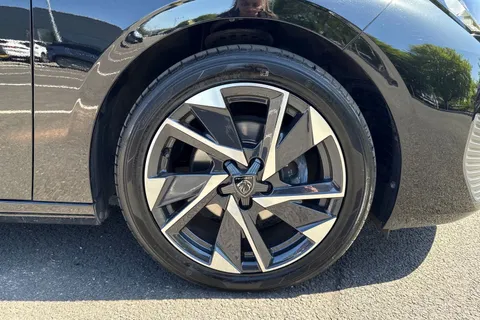 MK23XNA PEUGEOT 308 1.2 PureTech Allure Premium EAT Euro 6 (s/s) 5dr Thumbnail #9
