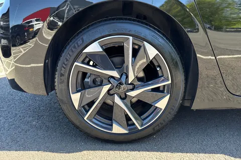 MK23XNA PEUGEOT 308 1.2 PureTech Allure Premium EAT Euro 6 (s/s) 5dr Thumbnail #10