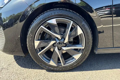 MK23XNA PEUGEOT 308 1.2 PureTech Allure Premium EAT Euro 6 (s/s) 5dr Thumbnail #12