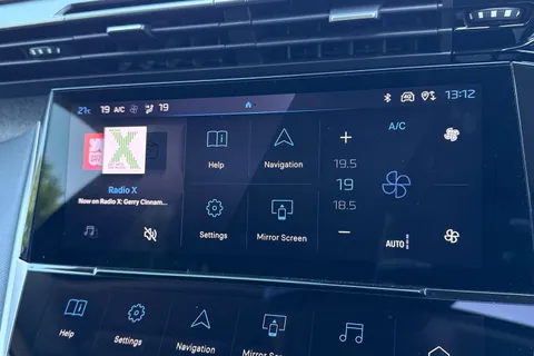 MK23XNA PEUGEOT 308 1.2 PureTech Allure Premium EAT Euro 6 (s/s) 5dr Thumbnail #16