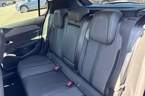 MK23XNA PEUGEOT 308 1.2 PureTech Allure Premium EAT Euro 6 (s/s) 5dr Thumbnail #18