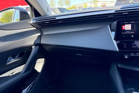 MK23XNA PEUGEOT 308 1.2 PureTech Allure Premium EAT Euro 6 (s/s) 5dr Thumbnail #19