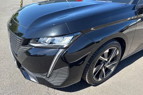 MK23XNA PEUGEOT 308 1.2 PureTech Allure Premium EAT Euro 6 (s/s) 5dr Thumbnail #25