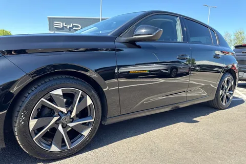 MK23XNA PEUGEOT 308 1.2 PureTech Allure Premium EAT Euro 6 (s/s) 5dr Thumbnail #27