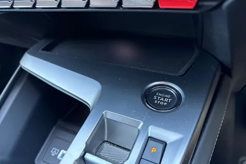 MK23XNA PEUGEOT 308 1.2 PureTech Allure Premium EAT Euro 6 (s/s) 5dr Thumbnail #54