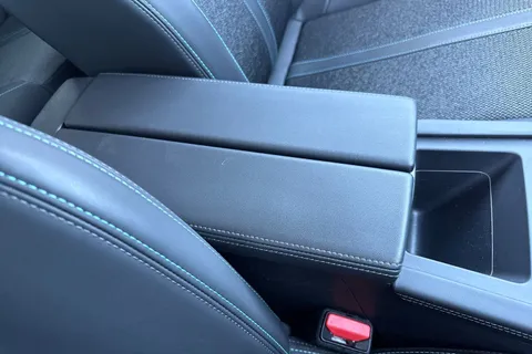 MK23XNA PEUGEOT 308 1.2 PureTech Allure Premium EAT Euro 6 (s/s) 5dr Thumbnail #57