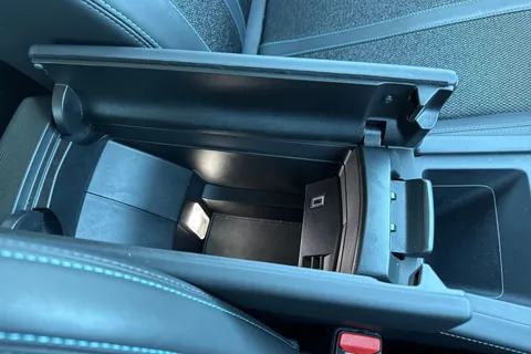 MK23XNA PEUGEOT 308 1.2 PureTech Allure Premium EAT Euro 6 (s/s) 5dr Thumbnail #58