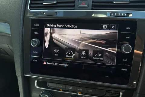 AP18HUY Volkswagen Golf 1.5 TSI EVO SE [Nav] 5dr Thumbnail #37