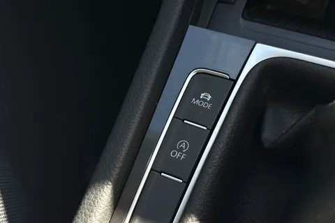 AP18HUY Volkswagen Golf 1.5 TSI EVO SE [Nav] 5dr Thumbnail #40