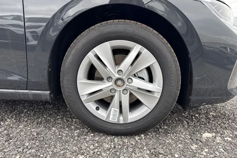  Volkswagen Golf 1.5 TSI Life Euro 6 (s/s) 5dr Thumbnail #13