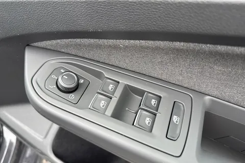  Volkswagen Golf 1.5 TSI Life Euro 6 (s/s) 5dr Thumbnail #21