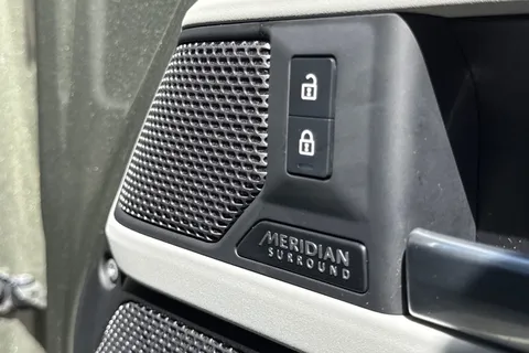 DW23FZT Land Rover Defender 110 3.0 D250 MHEV HSE SUV 5dr Diesel Auto 4WD Euro 6 (s/s) (250 ps) Thumbnail #25