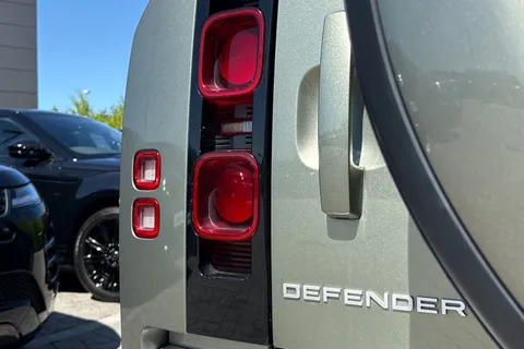 DW23FZT Land Rover Defender 110 3.0 D250 MHEV HSE SUV 5dr Diesel Auto 4WD Euro 6 (s/s) (250 ps) Thumbnail #27