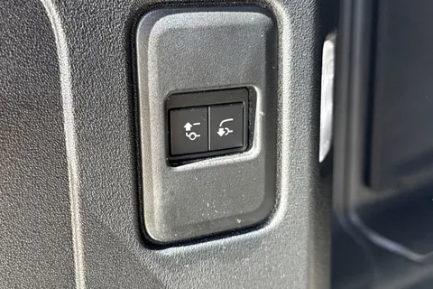 DW23FZT Land Rover Defender 110 3.0 D250 MHEV HSE SUV 5dr Diesel Auto 4WD Euro 6 (s/s) (250 ps) Thumbnail #43