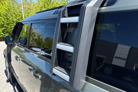DW23FZT Land Rover Defender 110 3.0 D250 MHEV HSE SUV 5dr Diesel Auto 4WD Euro 6 (s/s) (250 ps) Thumbnail #44