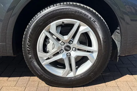 AU21PVN Audi Q5 Sport 40 TDI quattro 204 PS S tronic Thumbnail #11