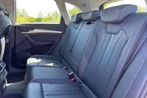 AU21PVN Audi Q5 Sport 40 TDI quattro 204 PS S tronic Thumbnail #19