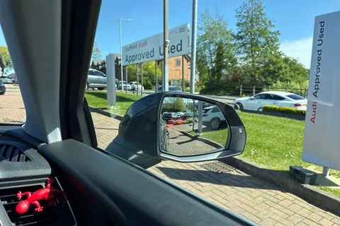 AU21PVN Audi Q5 Sport 40 TDI quattro 204 PS S tronic Thumbnail #21