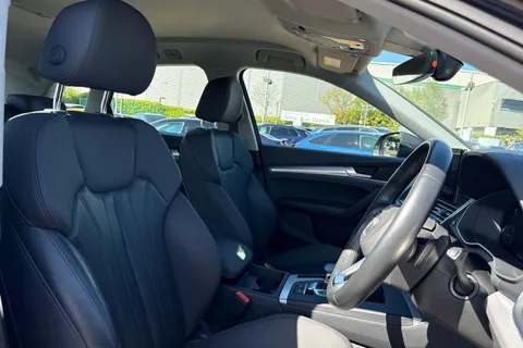 AU21PVN Audi Q5 Sport 40 TDI quattro 204 PS S tronic Thumbnail #45