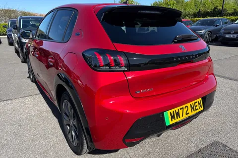 MW72NEN PEUGEOT e-208 50kWh Allure Premium + Auto 5dr (7kW Charger) Thumbnail #7