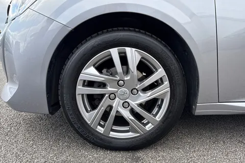 12 of 65 for PEUGEOT 208 1.2 PureTech Active Euro 6 (s/s) 5dr